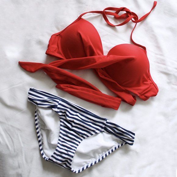 2/25 - Swimsuit set - Picture 1 of 9